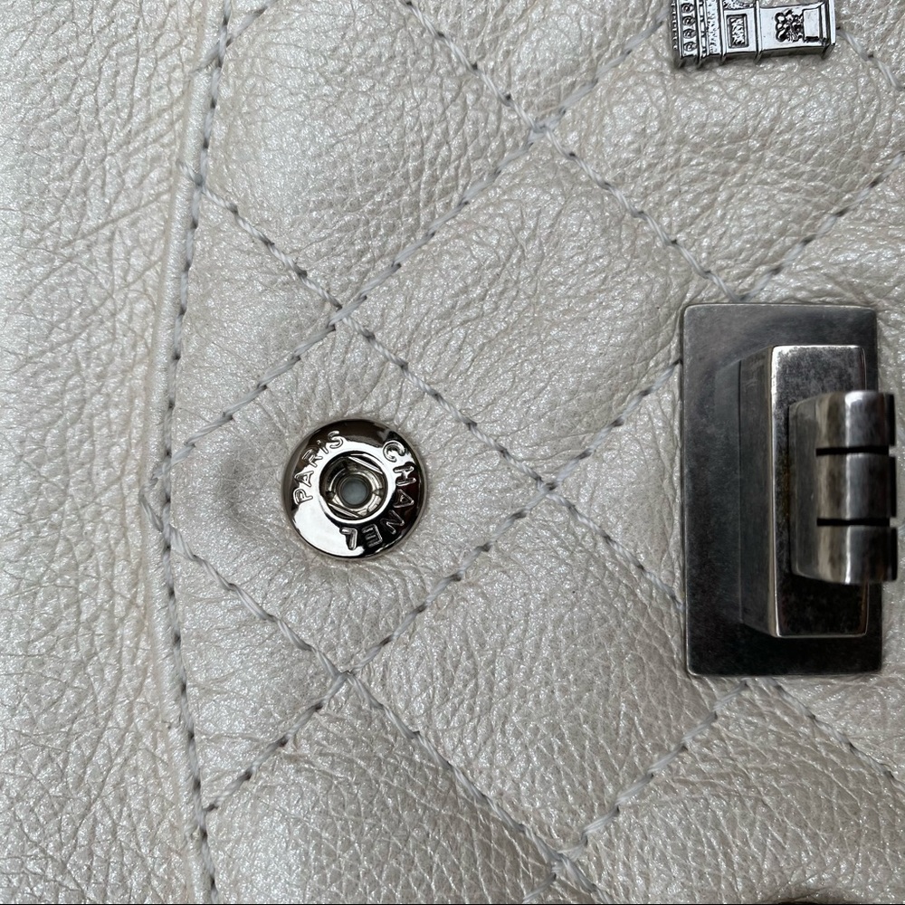 SOLD CHANEL LUCKY CHARM LIMITED EDITION 224 - Picture 10 of 17